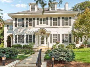 2518 E Lake Bluff Blvd, Shorewood, WI 53211