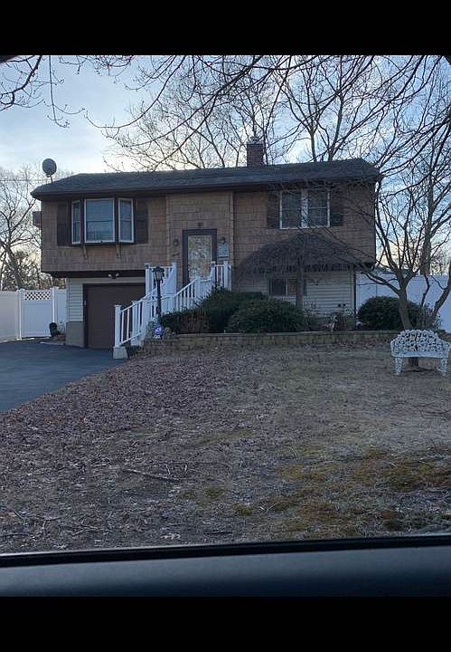 1st image of 20 Antler Ln