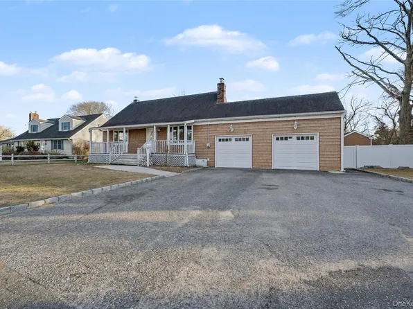158 Moffitt Boulevard, Islip, NY 11751