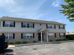 1606 Firestone Ln APT D, Valparaiso, IN 46383