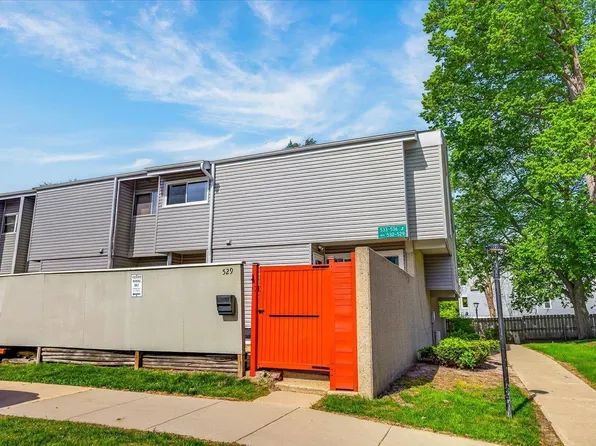 529 East Blf #529, Madison, WI 53704