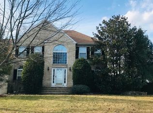 416 Meadowood Rd, Jackson, NJ 08527