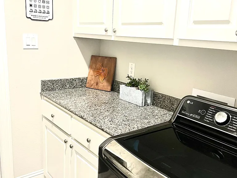 720 Mulberry Ct — Photo 1