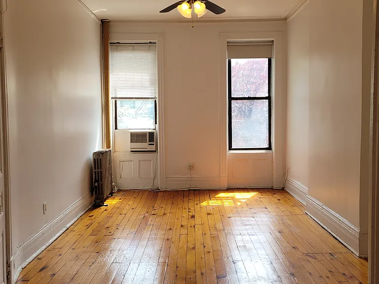 406 2nd St #2 — Photo 8
