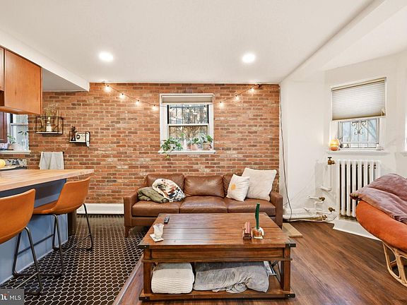 5th image of 1820 Clydesdale Pl NW APT 4