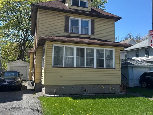 121 Aurora St, Rochester, NY 14621