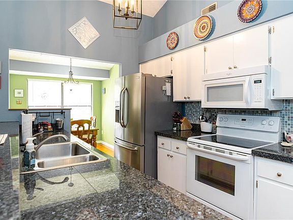 5th image of 2321 Gnarled Oak Ave