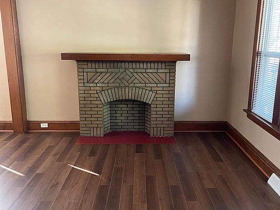 2nd image of 85 Fairchild Pl Floor 1