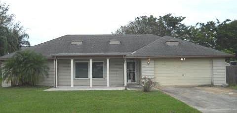 2nd image of 4104 Capri St