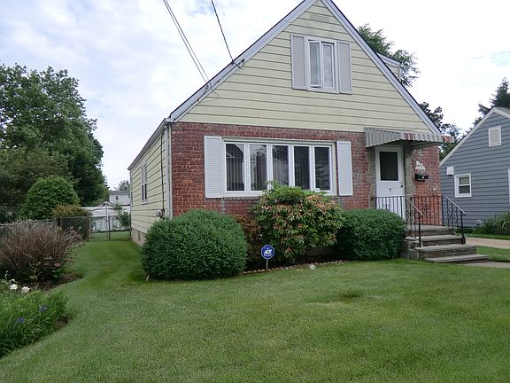 2nd image of 9 Willow Ave