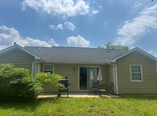 128 Tuscany Ln, Griffin, GA 30223