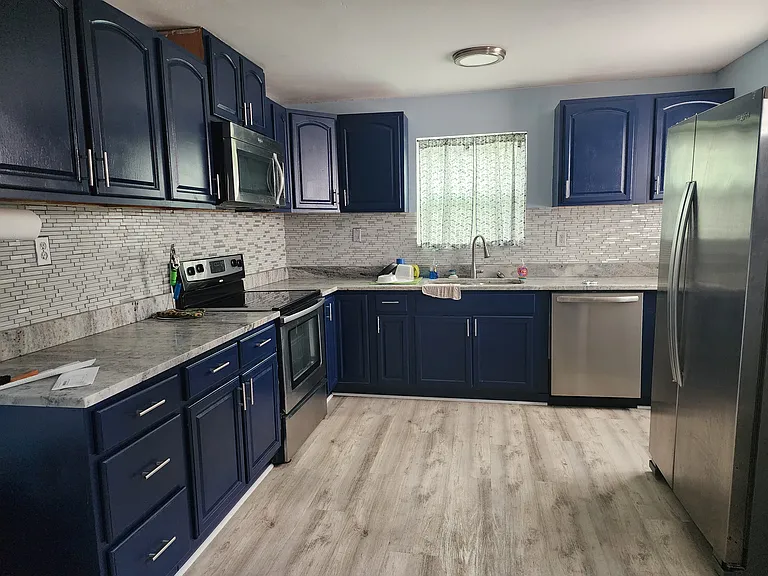 826 Maupas Ave — Photo 10