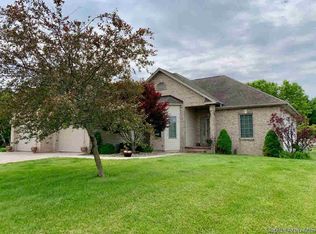 1012 Heathrow Ln, Rochester, IL 62563