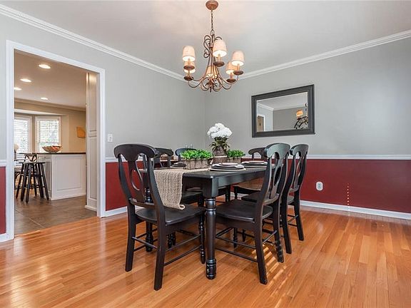5th image of 9170 Eves Cir