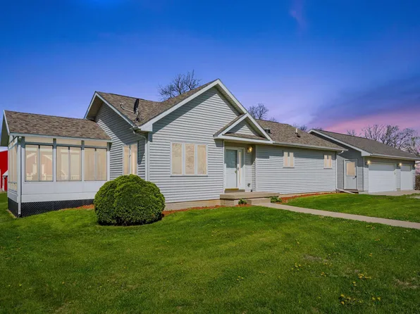 5141 25th Ave, Brandon, IA 52210