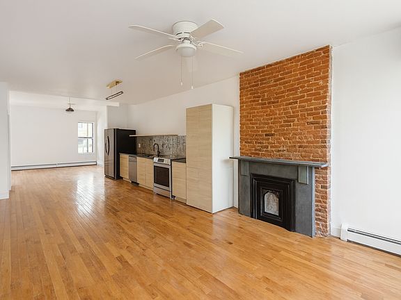 4th image of 1156 Halsey St #1