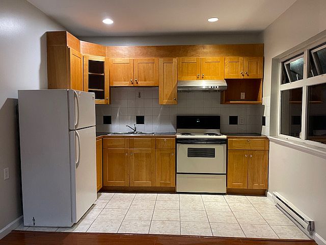 1st image of 2817 Clark Dr #202
