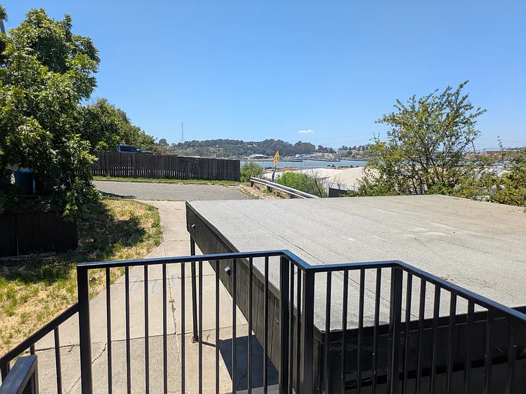 478 Porter St — Photo 17