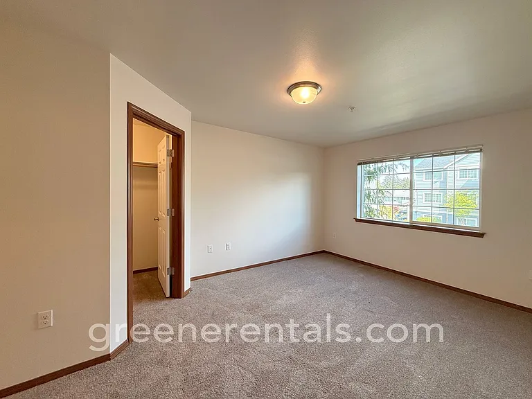 Oly-Evergreen Landing Apartments — Photo 13