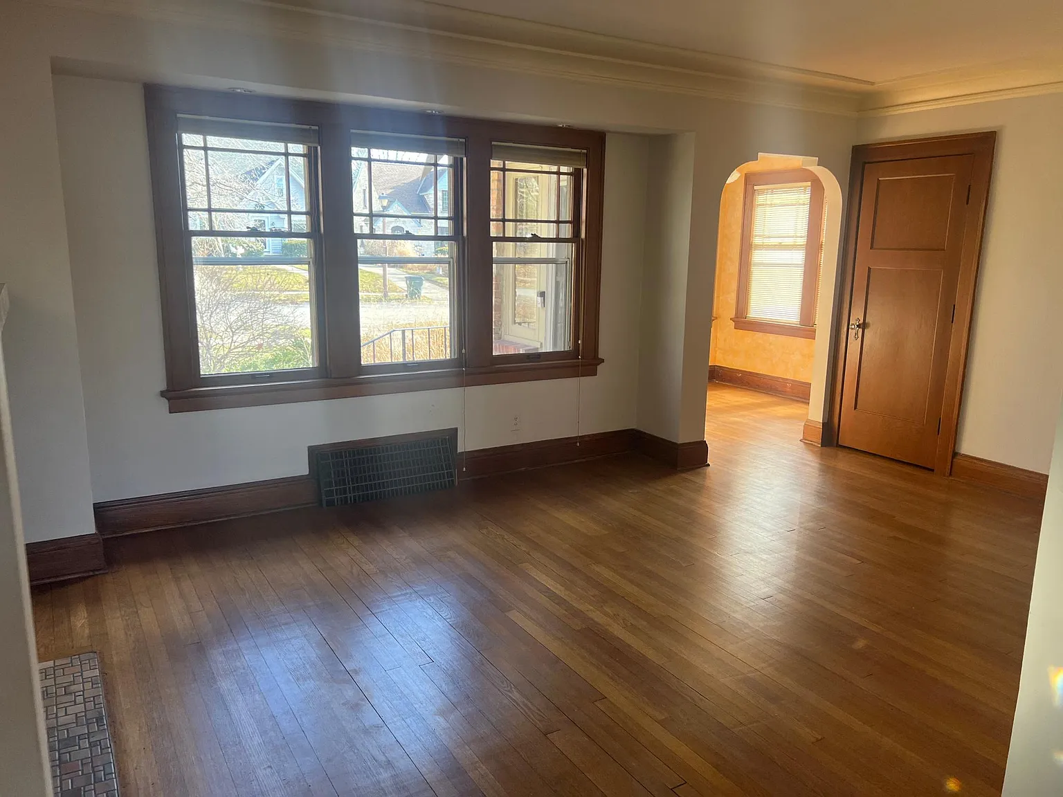 2 bed, 1191 sqft, $2,400 — Photo 3