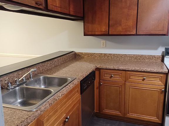 2nd image of 5922 Sutcliffe Sq