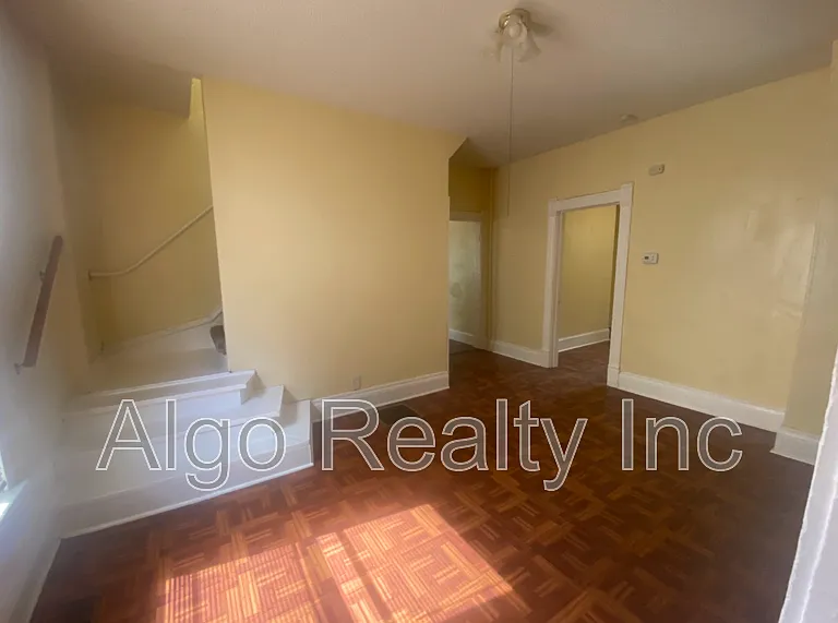 2117 Ilion Ave N — Photo 8