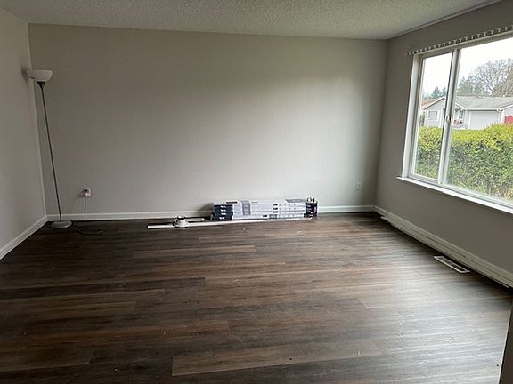 2nd image of 15215 11th Avenue Ct E