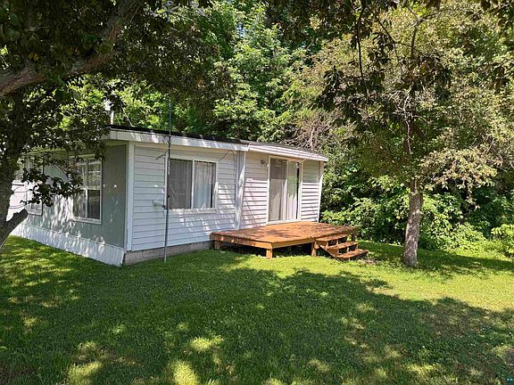 5th image of 3037 Viewpoint Rd