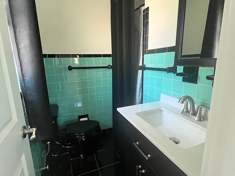 7039 Hibiscus Ave S — Photo 21