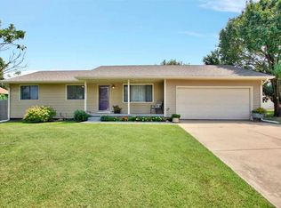 2323 N Ridgewood Ct, Wichita, KS 67220