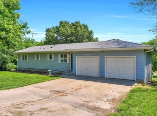 6278 Cliff Dr, Ozawkie, KS 66070