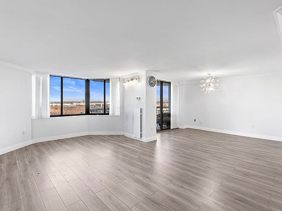 2nd image of 627 Harmon Cove Tower #627
