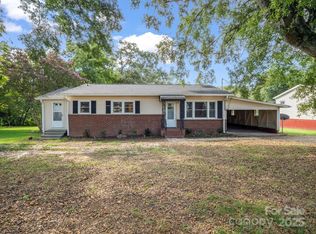 183 Hollywood St, Forest City, NC 28043