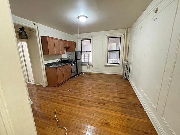 3rd image of 163-45 Claude Ave APT 2