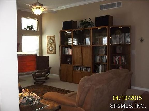 4th image of 124 Oakshire Dr E