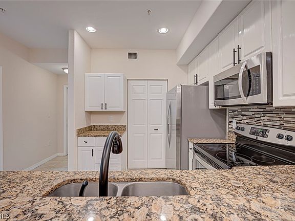 2nd image of 13150 Bella Casa Cir APT 2192