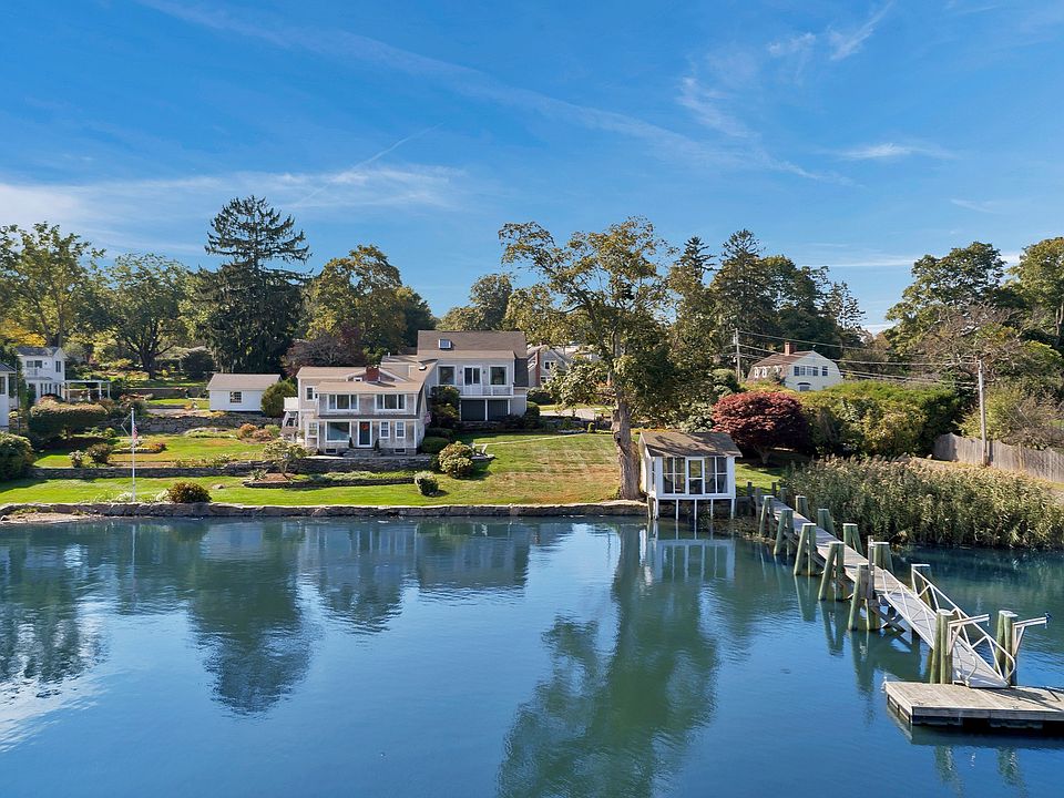22 Little Point Street