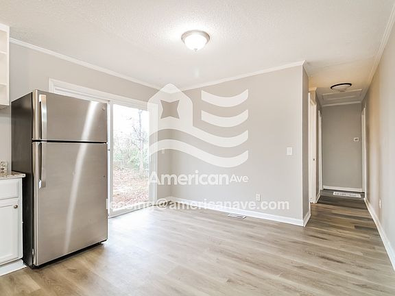 597202_004_dining_room_4.jpg