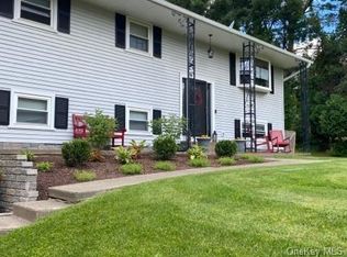 3 Royal Pine Dr, Danbury, CT 06811