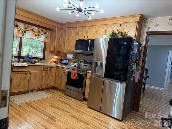 5th image of 1110 Oakhill Dr