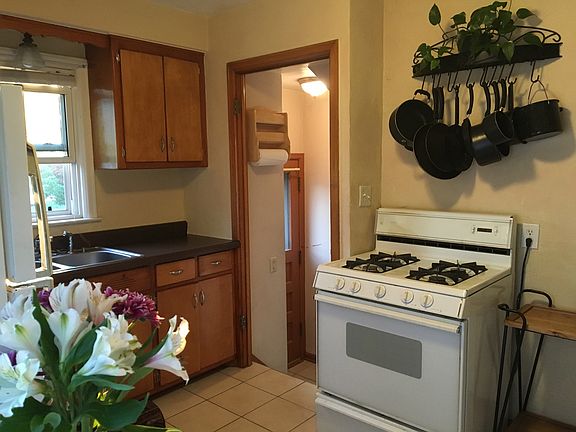 5th image of 8901 W Concordia Ave