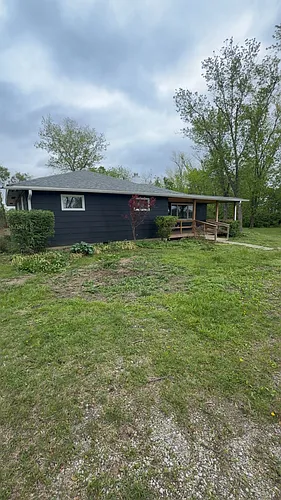 694 E Highway 400 Photo 1