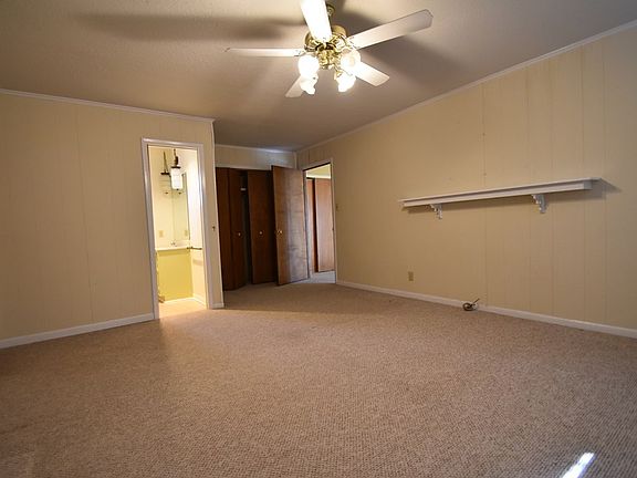 5th image of 802 N Pecan St