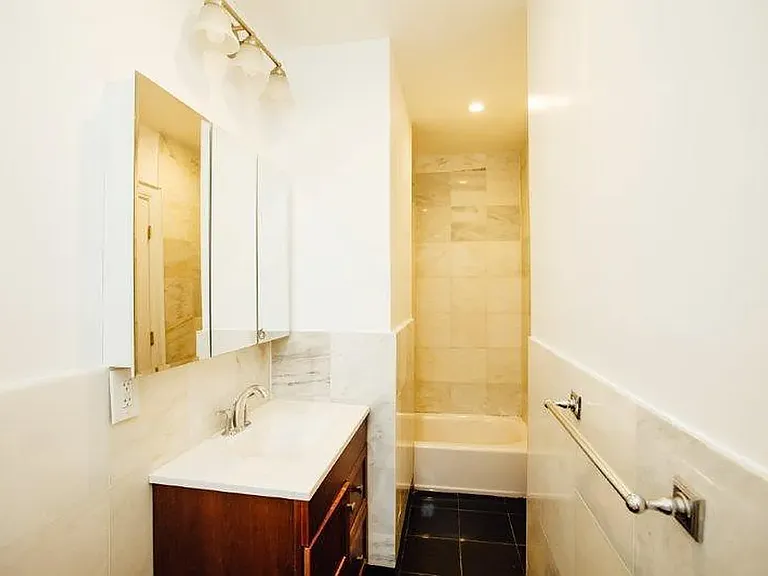 1215 Myrtle Ave #2R — Photo 6