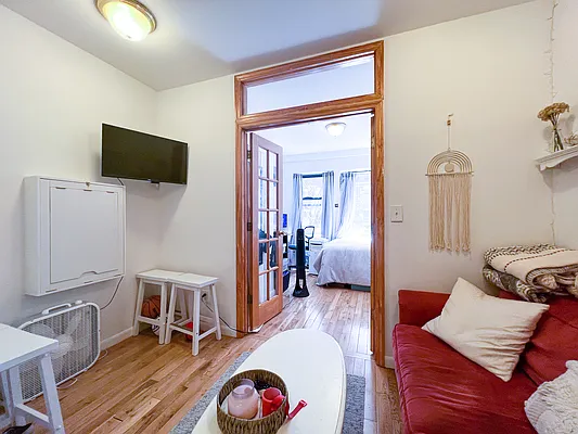 Rented by Compass | media 27