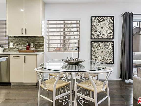 5th image of 1807 S Beverly Glen Blvd #203