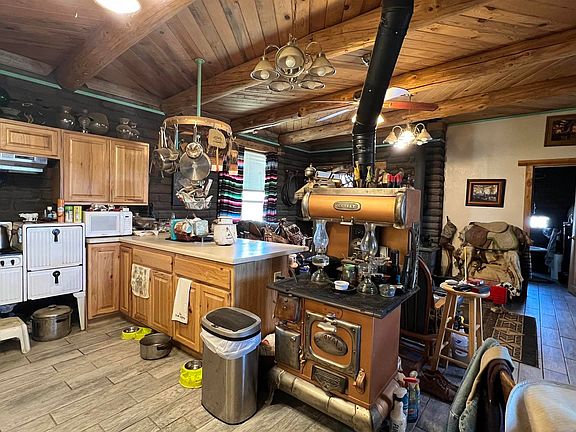 4th image of 31 Henderson Way