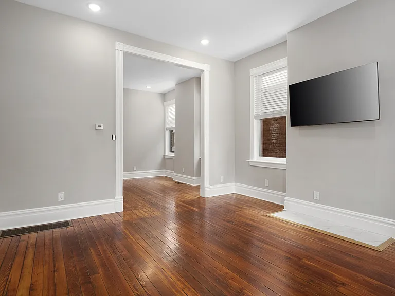 4244 Norfolk Ave — Photo 2