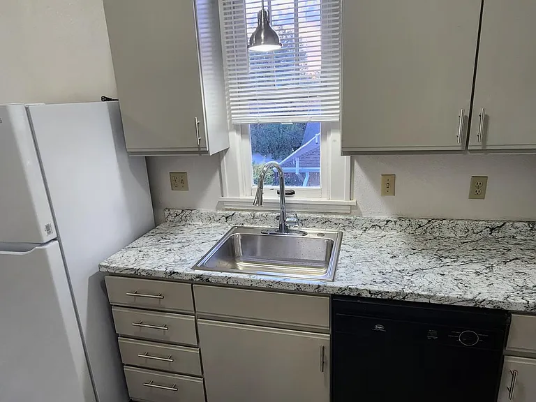 611 Lind Ave #204 — Photo 4