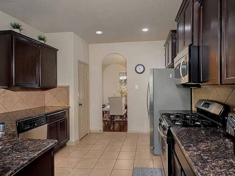 222 Hawkhurst Ct — Photo 10